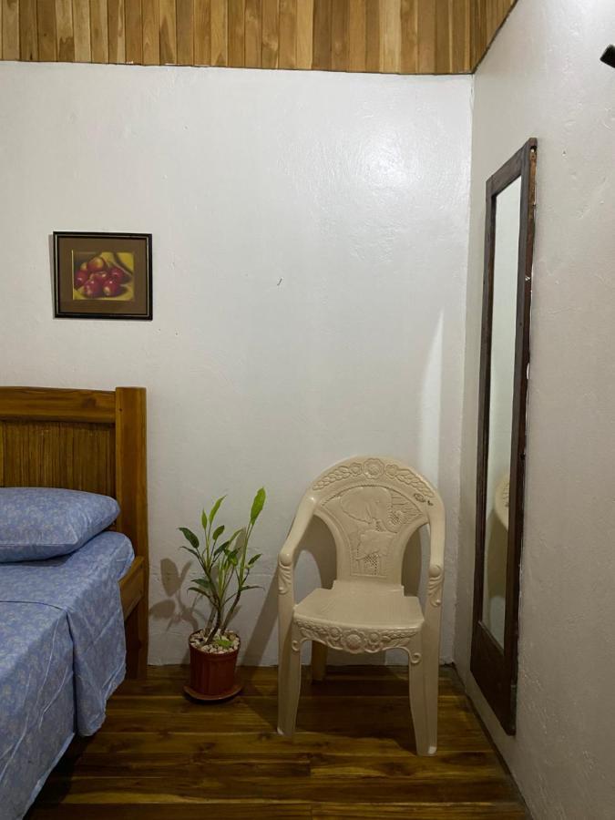 Mauras Tropical Mini Hostel & Tours パケラ エクステリア 写真
