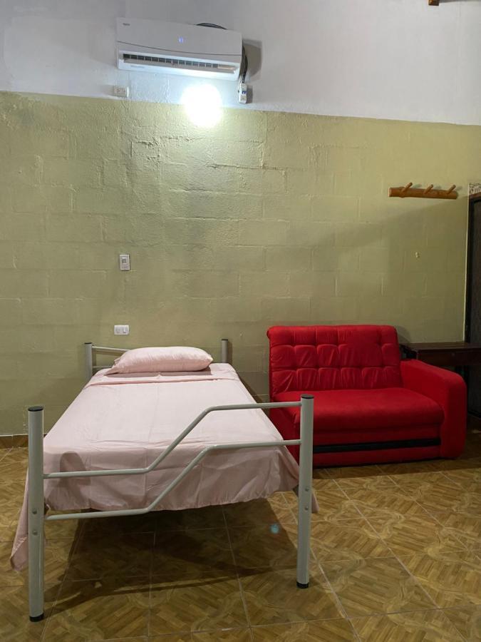 Mauras Tropical Mini Hostel & Tours パケラ エクステリア 写真