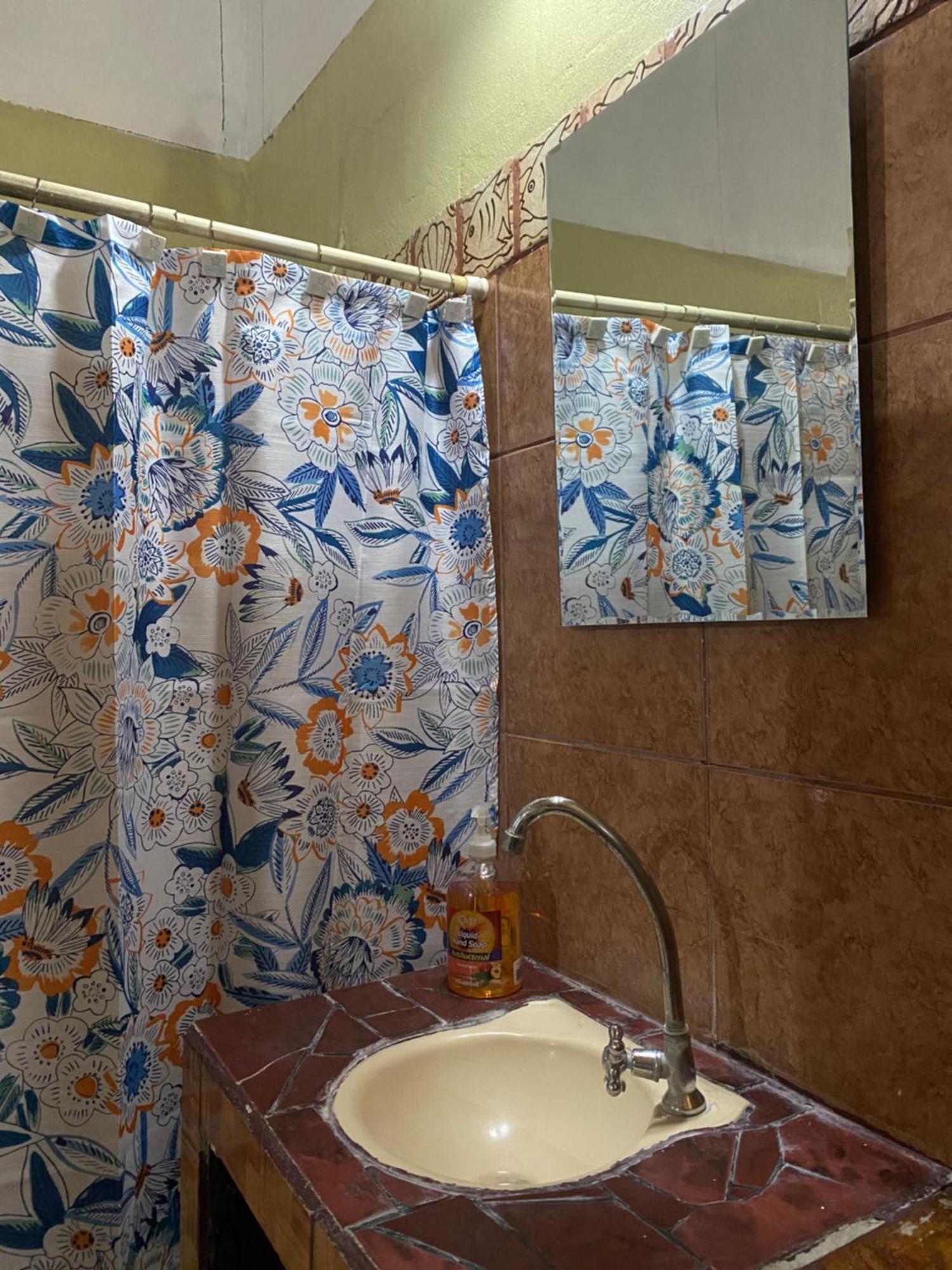 Mauras Tropical Mini Hostel & Tours パケラ エクステリア 写真