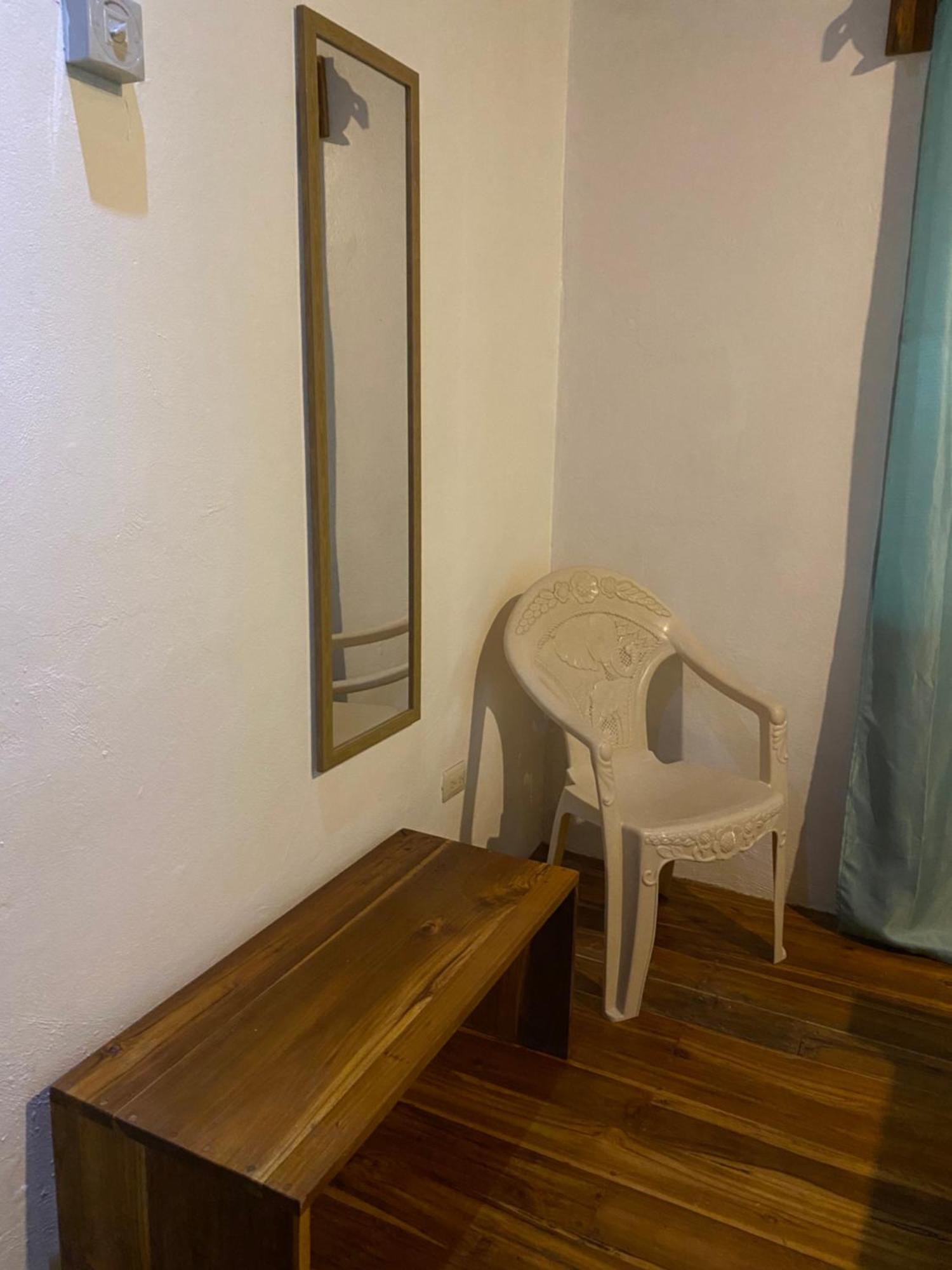 Mauras Tropical Mini Hostel & Tours パケラ エクステリア 写真
